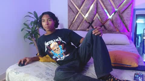 Louis Valdz online show from January 6, 10:15 pm