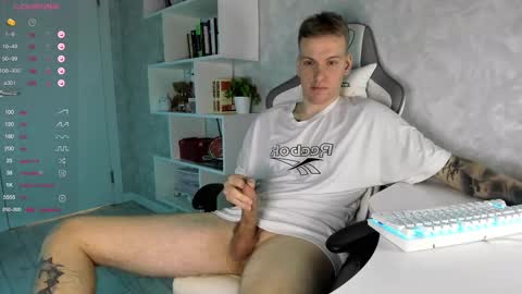 Snapshot of louisjafferson chatting on February 15, 5:50 pm Louis  online show from February 15, 5:50 pm