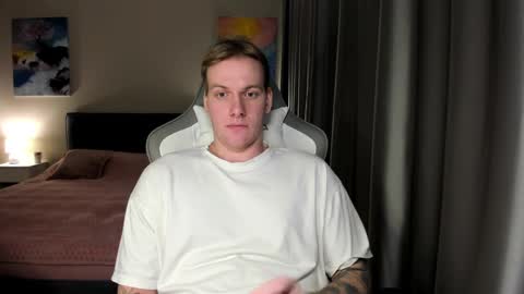 Snapshot of louisjafferson chatting on December 30, 9:08 pm Louis  online show from December 30, 9:08 pm