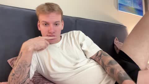 Snapshot of louisjafferson chatting on December 23, 4:06 pm Louis  online show from December 23, 4:06 pm