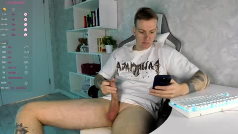 Snapshot of louisjafferson chatting on January 20, 1:11 pm Louis  online show from January 20, 1:11 pm