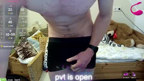 Snapshot of love_bert chatting on February 24, 5:31 pm Love bert online show from February 24, 5:31 pm