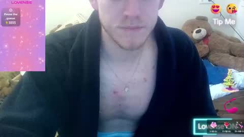 Snapshot of love_bert chatting on December 18, 3:33 pm Love bert online show from December 18, 3:33 pm