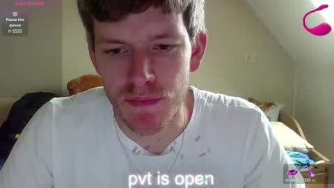 Snapshot of love_bert chatting on October 12, 12:32 pm Love bert online show from October 12, 12:32 pm