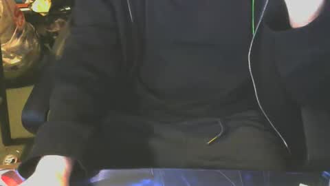 lovebird71 online show from November 16, 4:36 am