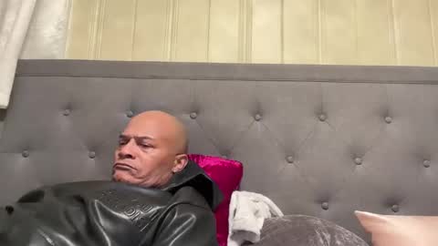 loved19 online show from January 12, 2:26 am