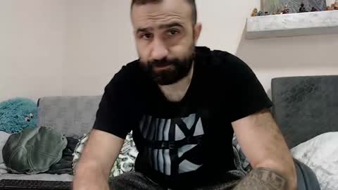 loveivat80 online show from December 10, 9:01 am