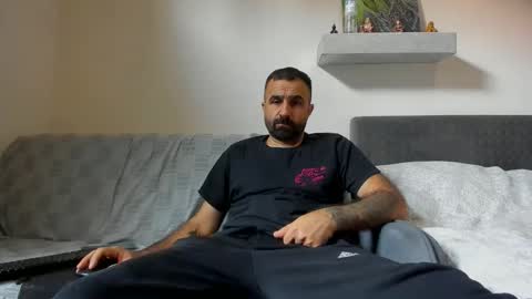 loveivat80 online show from September 30, 5:35 am