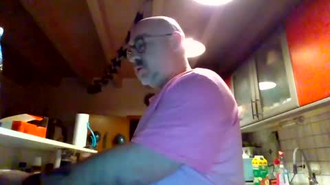 lover010983 online show from February 16, 5:04 am