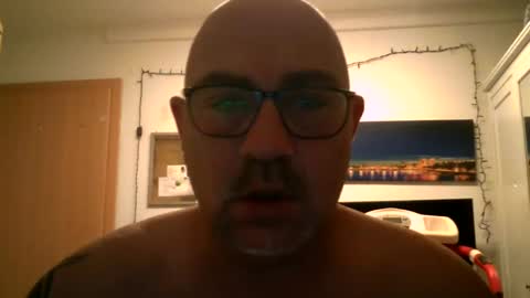 lover010983 online show from January 10, 7:04 am