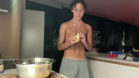 Leo Loves online show from February 4, 10:32 am