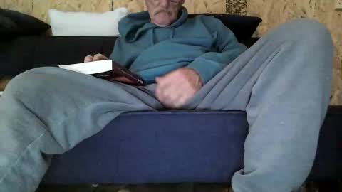 Snapshot of lovesex6565 chatting on October 31, 7:28 pm just here to have fun and cum online show from October 31, 7:28 pm