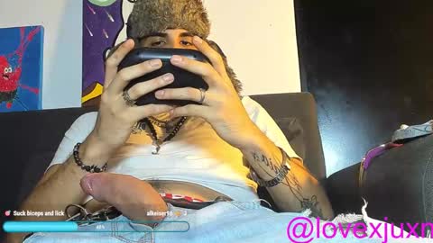 lovexjuxn77 online show from March 4, 9:22 pm