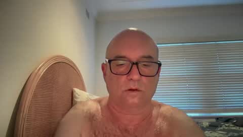 lucas10004 online show from March 12, 8:41 pm