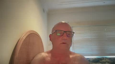 lucas10004 online show from January 10, 9:10 pm