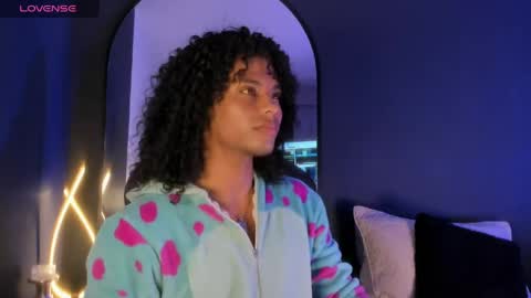   online show from April 8, 1:09 pm