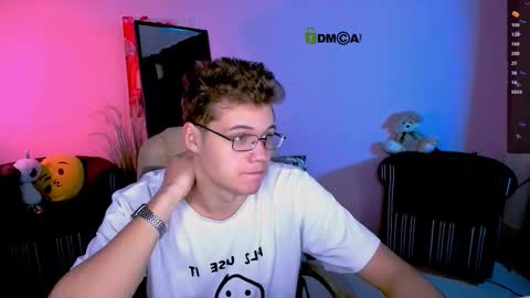 lucas_long_ online show from October 16, 5:15 am