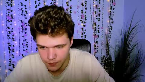 lucas_long_ online show from September 21, 7:03 pm