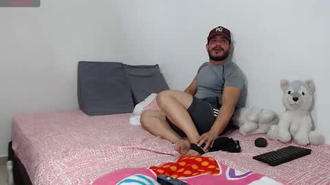 Lucas Montesori online show from March 11, 4:32 am