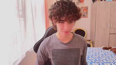 Snapshot of lucas_xo chatting on October 27, 3:14 pm lucas_xo online show from October 27, 3:14 pm