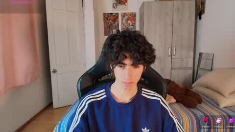 lucas_xo online show from April 14, 10:42 pm