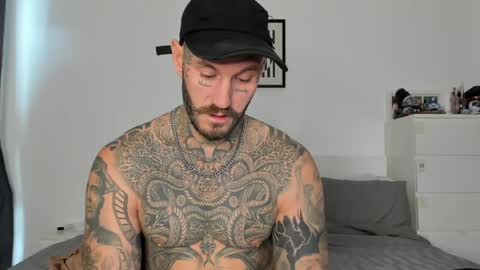 lucasexclusive online show from April 11, 5:47 am