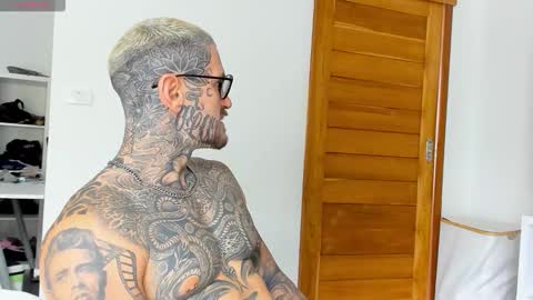 lucasexclusive online show from October 3, 6:18 am