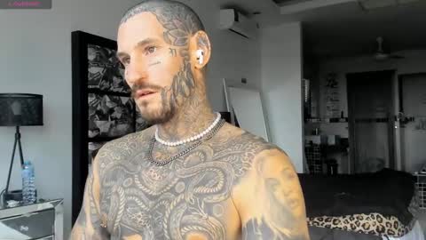 lucasexclusive online show from December 14, 6:02 am