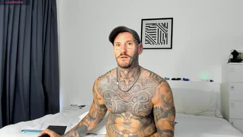 lucasexclusive online show from November 10, 6:29 am