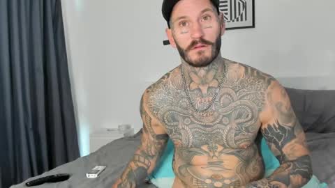 lucasexclusive online show from April 19, 4:34 am