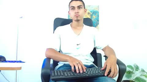 Lucas online show from April 20, 8:11 pm