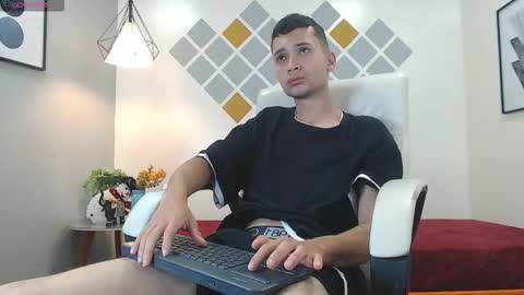 LucassSmith11 online show from January 19, 12:18 pm