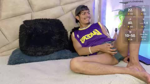 Snapshot of lucayleo chatting on October 24, 5:20 am Luca Leo online show from October 24, 5:20 am