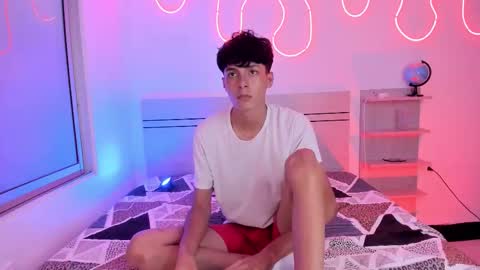 Snapshot of luccas_ferreira chatting on October 25, 10:44 pm Luccas Ferreira online show from October 25, 10:44 pm