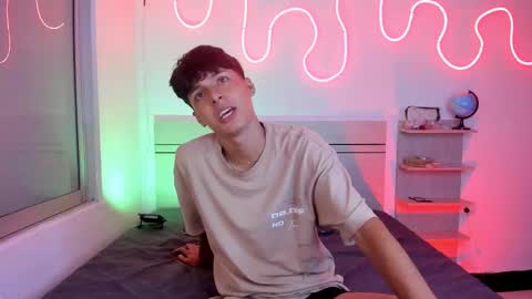 Luccas Ferreira online show from November 9, 7:40 pm