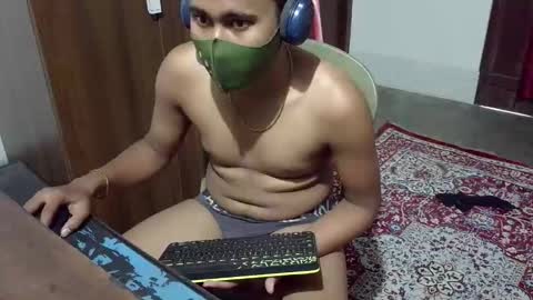 Snapshot of luci_ri chatting on October 25, 2:24 am luci_ri online show from October 25, 2:24 am