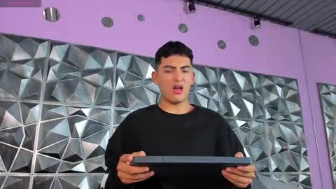 Luciano online show from March 3, 3:25 am