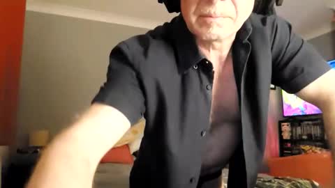luckypuppy222 online show from May 4, 3:19 am