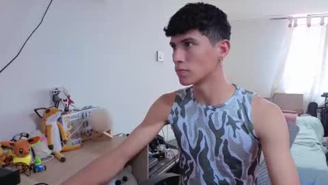 Lu Independent Model online show from January 31, 7:11 pm