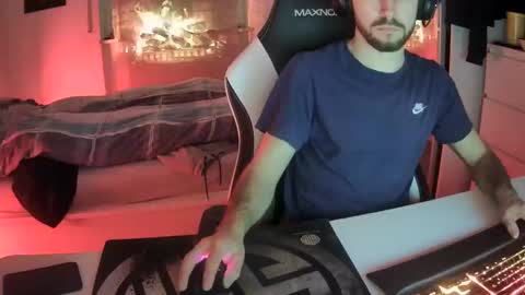 lukasschoetz online show from February 6, 12:26 pm