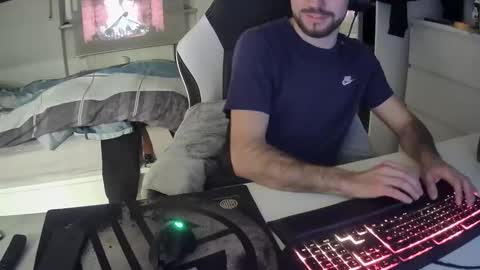 lukasschoetz online show from January 12, 7:21 pm