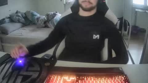 lukasschoetz online show from December 28, 12:36 pm