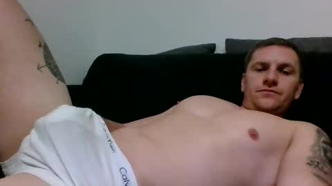 luke5t online show from December 19, 11:23 pm