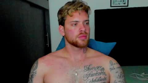 Snapshot of lukeglanton17 chatting on December 17, 2:12 am Luke online show from December 17, 2:12 am