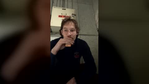 lukekibbe27 online show from January 9, 12:16 am