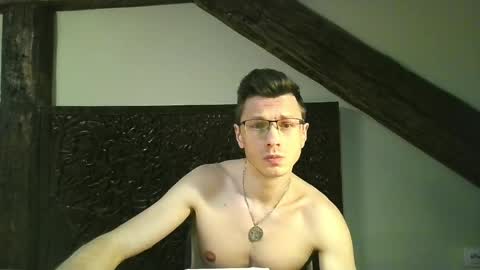 Andrew independent model 2000-0000 CET daily online show from June 1, 9:15 pm