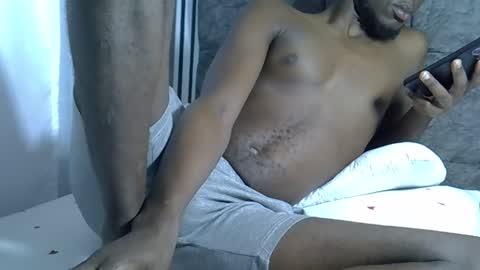 Snapshot of lunalove22_ chatting on October 25, 4:03 am lunalove22_ online show from October 25, 4:03 am