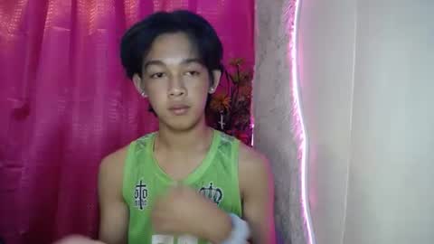 lunarmaxxx online show from May 19, 7:36 am