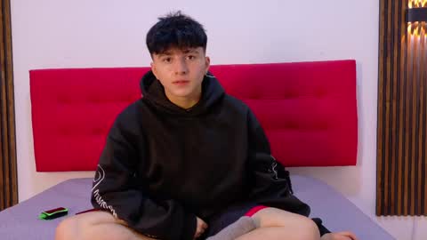 lunaydream online show from May 4, 11:34 am
