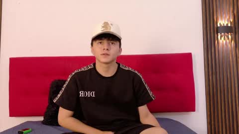 lunaydream online show from May 1, 1:03 pm